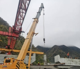 岚皋吊车出租，安岚高速架桥机安装